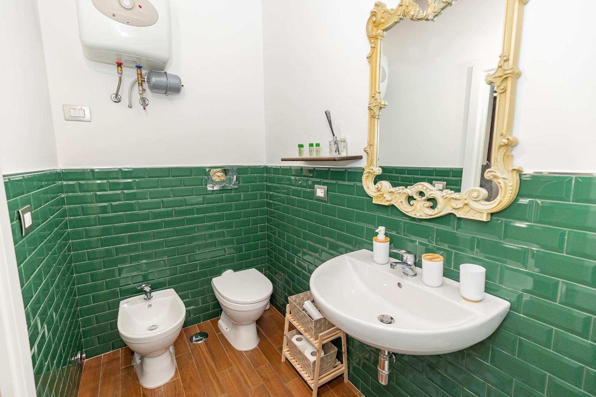 Centro Storico Redmood House A 5 Min Dal Mare, Wi-Fi, A/C E Netflix Apartamento Barletta Exterior foto