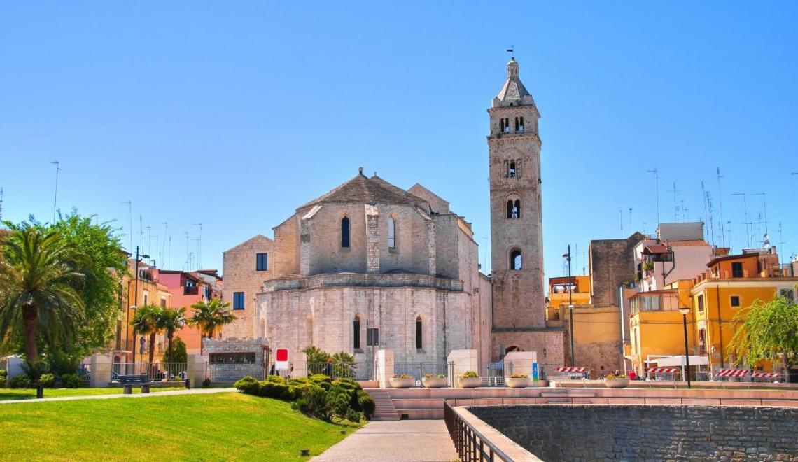 Centro Storico Redmood House A 5 Min Dal Mare, Wi-Fi, A/C E Netflix Apartamento Barletta Exterior foto